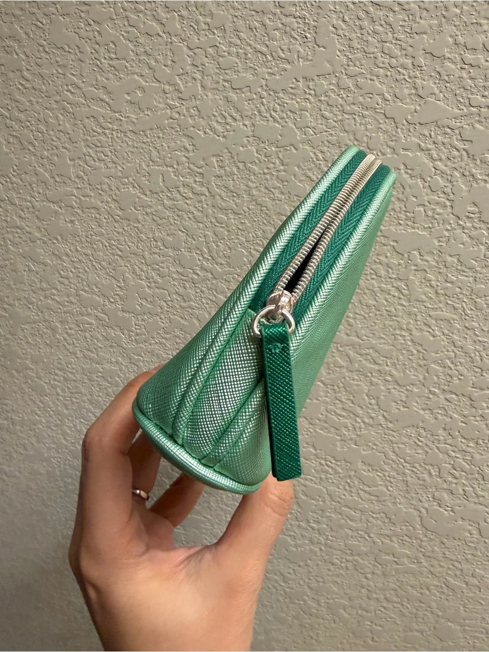 La Mer Green Cosmetic / Makeup Bag